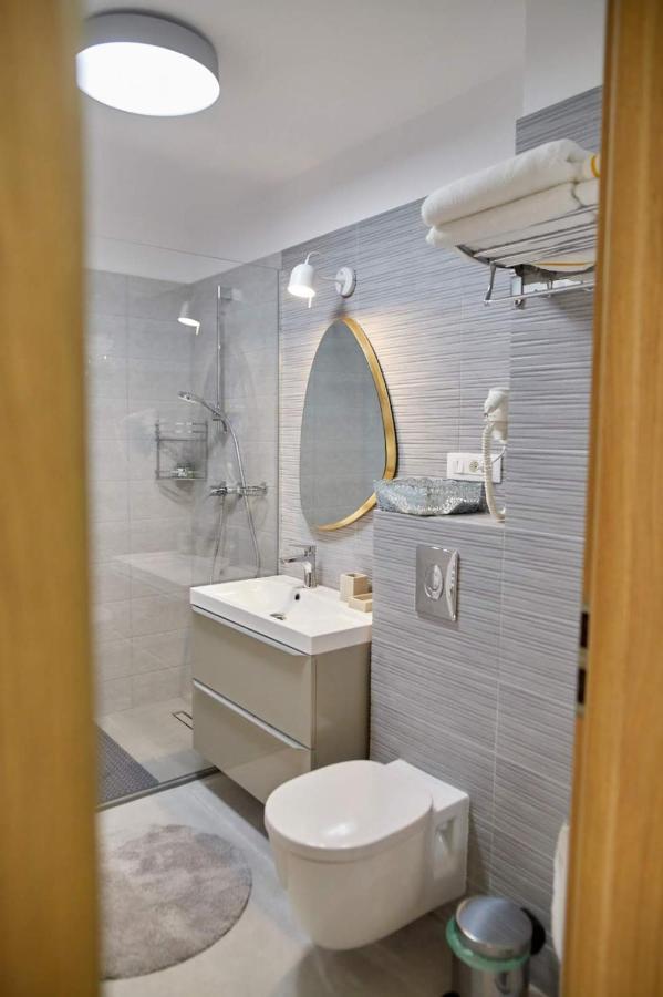 Ara Apart Hotel #3 Brasov Bagian luar foto