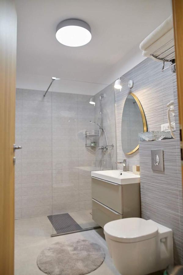 Ara Apart Hotel #3 Brasov Bagian luar foto